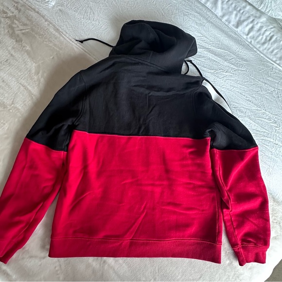 2014 Olympics Canada 🇨🇦women zip up hoodie. Exclusive to Hudson’s Bay - Picture 2 of 4